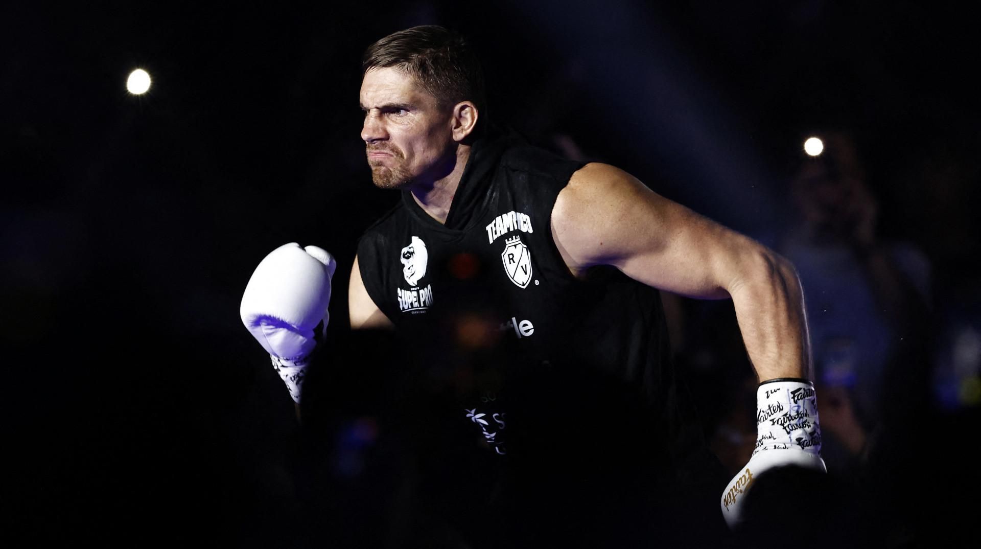 Він "закрив" мені обидва ока, і мені це сподобалось: кікбоксер згадав пекельний спаринг з Ф'юрі