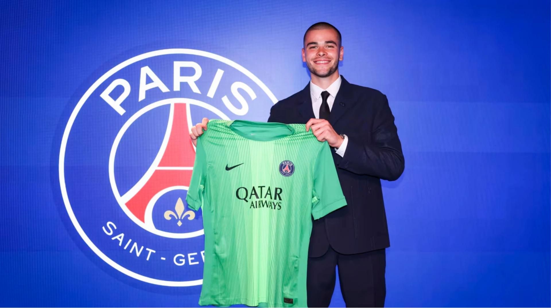 Паризька лава запасних за 40 мільйонів: як росіянин Сафонов вказав на двері французькому таланту