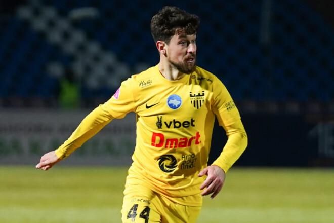 Два пенальті в "молоко": "Буковина" влаштувала для "Карпат" атракціон небаченої щедрості