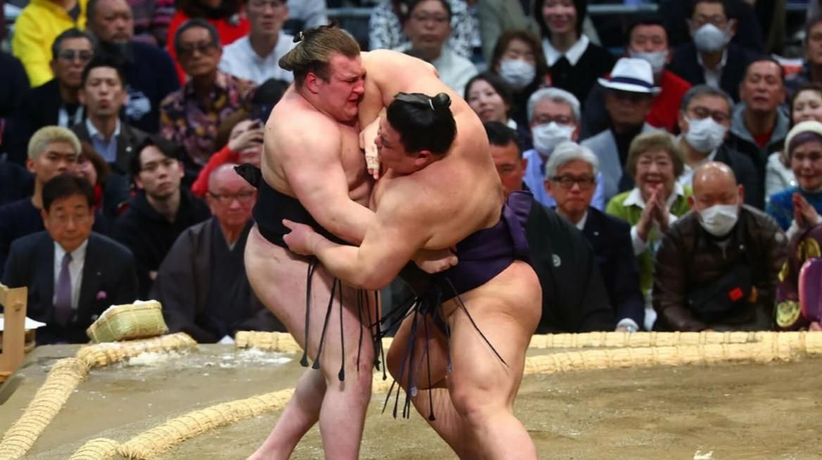 Холодний душ для самурая: український гігант Аонішікі спіткнувся на шляху до історичного титулу