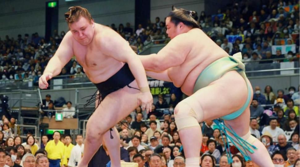 Краще пережити це пекло молодим: український сумоїст Аонішікі на межі провалу та філософія самурая
