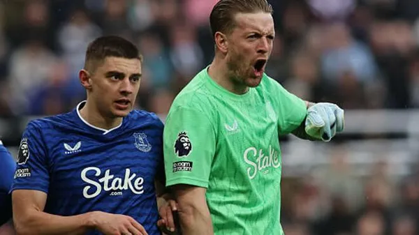 Залізний Миколенко: 150 матчів у ліверпульському штормі. І він досі на ногах