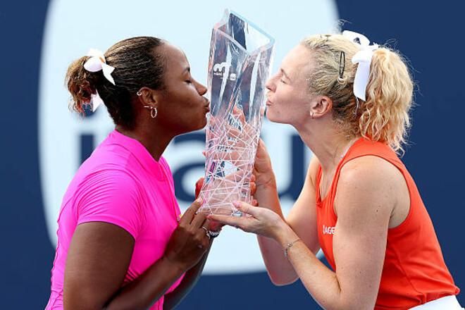 Італійська драма у Маямі: Сінякова та Таунсенд влаштували суперницям "сонячний удар" і забрали другий трофей поспіль