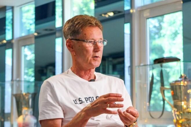 Нуль в атаці та Піхальонок на лавці: Леонід Буряк ставить безжальний діагноз команді Реброва