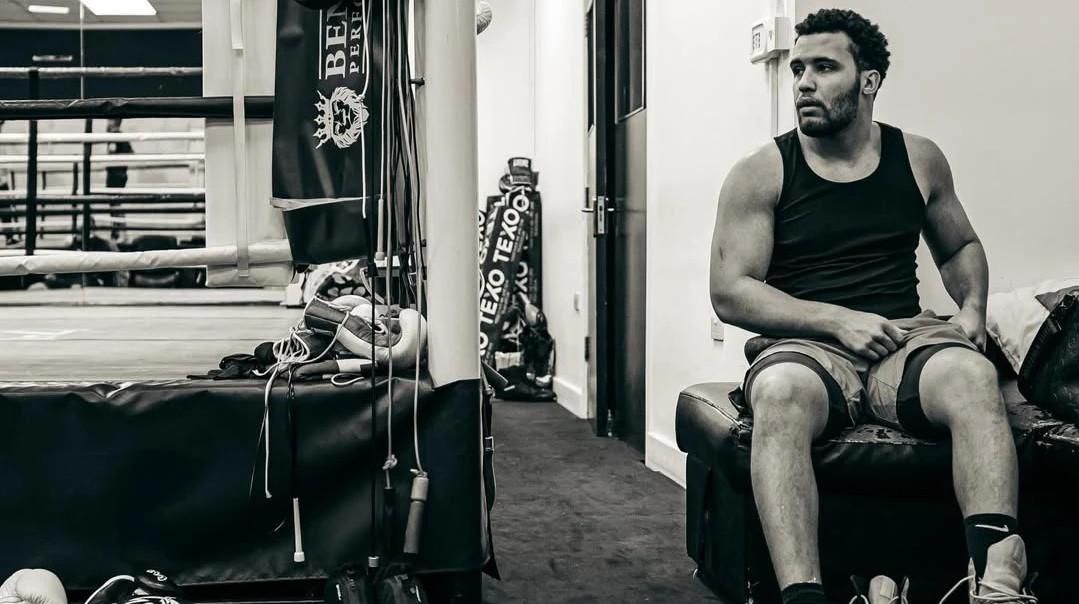 "Новый Майк Тайсон" требует титул, а Усик говорит "нет"? Чемпионские планы дерзкого британца