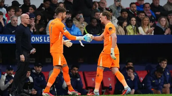 "Публічна страта на полі": тренер "Тоттенгема" знищив кар'єру 22-річного воротаря на 17-й хвилині?