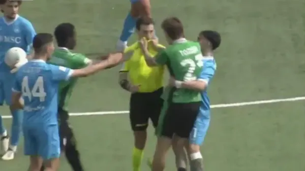 Коли нерви здали: 18-річний 'гладіатор' з Сассуоло влаштував полювання на арбітра