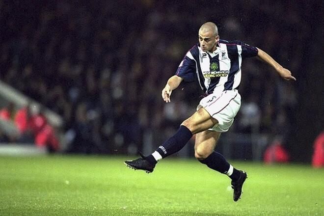 Невдалий бізнес-стартап: екс-зірку Челсі та АПЛ затримали з кілограмом трави в Іспанії