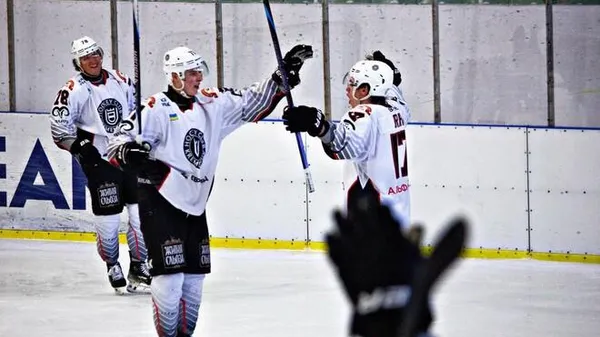 Кременчук відмовляється здаватися: інтрига у фіналі чемпіонату України з хокею жива!