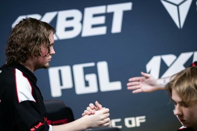 Нерви, домінація і квиток додому для бразильців: B8 з боєм прориваються у плей-оф PGL Bucharest!