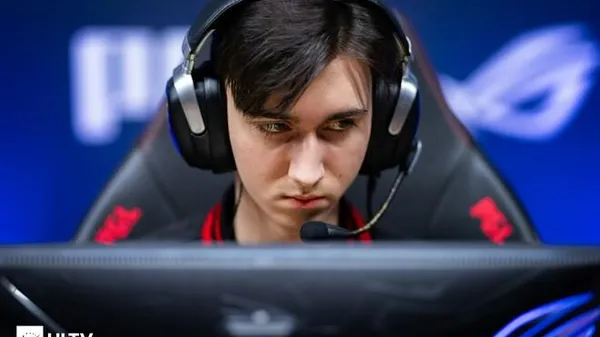 Стіл витримав, нерви – ні: як гравець CS вилив увесь біль поразки в прямому ефірі