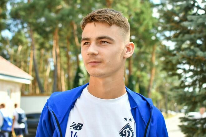 Трансферна мильна опера на 3 мільйони: Металіст 1925 готує третій похід за талантом Динамо