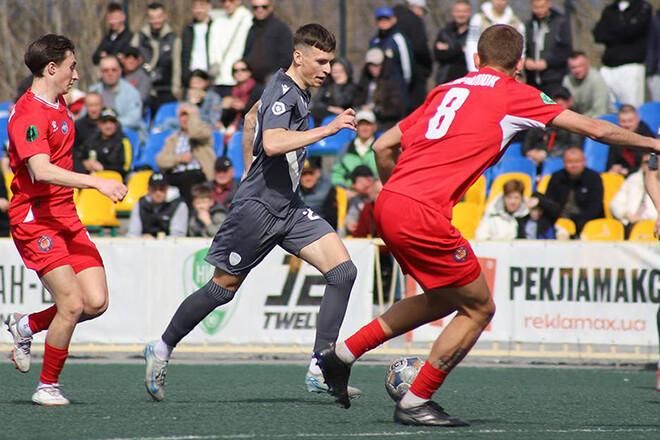 Вторая лига, первые амбиции: две 'Нивы' и 'фармацевты' бьются за билет в  высший свет