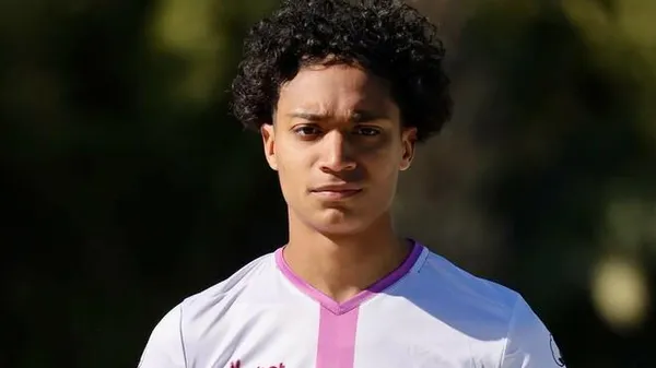 Гол, стриптиз, вилучення: іспанець в Першій лізі влаштував шоу, яке його команда не замовляла