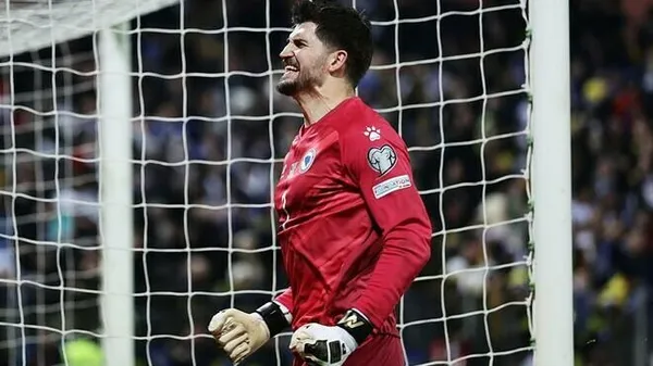 Шпаргалкові війни: як Доннарумма намагався обдурити долю, але лише прискорив ганьбу Італії