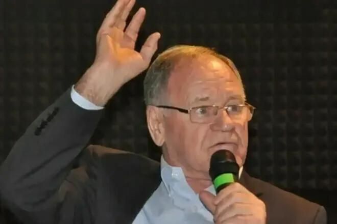 «Мені наказали, а цей зрадник тепер в росії»: Сабо пригадав, як Медведчук «призначив» його тренером збірної